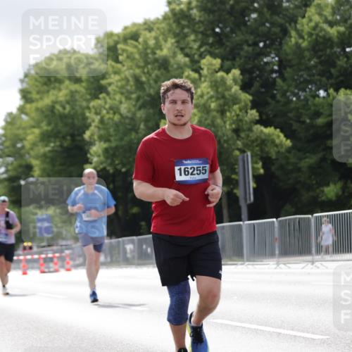 29.06.2025 - hella hamburg halbmarathon Jannik Wohlers http://msf.ph/oto/8149137 29.06.2025 10:12:40 Lombardsbrücke 1020, 1051, 2942, 4532, 7873, 8398, 8405, 9141, 10067, 10402, 11720, 14404, 15531, 16030, 16255, 16323, 16437, 17699, 17988, 18048, 18320, 18530, 18732 meine-sportfotos.de