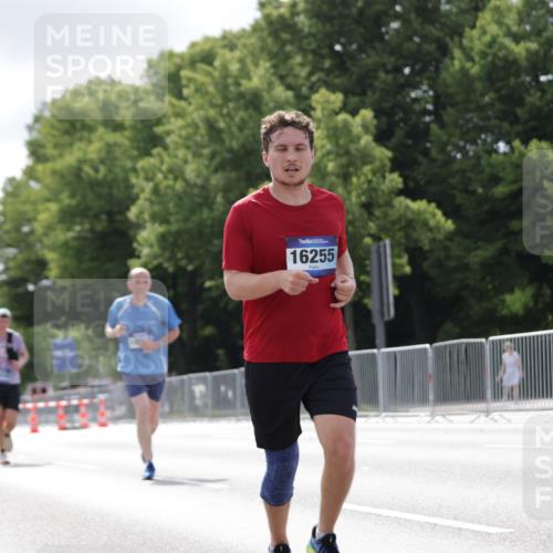 29.06.2025 - hella hamburg halbmarathon Jannik Wohlers http://msf.ph/oto/8149143 29.06.2025 10:12:40 Lombardsbrücke 1020, 1051, 2942, 4532, 7873, 8398, 8405, 9141, 10067, 10402, 11720, 14404, 15531, 16030, 16255, 16323, 16437, 17699, 17988, 18048, 18320, 18530, 18732 meine-sportfotos.de