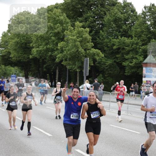 29.06.2025 - hella hamburg halbmarathon Jannik Wohlers http://msf.ph/oto/8149171 29.06.2025 10:49:51 Lombardsbrücke 2047, 3203, 3680, 3701, 3710, 3805, 3897, 4090, 4168, 5119, 5997, 6680, 6830, 7677, 7721, 7722, 7755, 8254, 9605, 9940, 10060, 10286, 10617, 11426, 11696, 11716, 11760, 12079, 13127, 13128, 13381, 13744, 13846, 13887, 14144, 14505, 14940, 15230, 16410, 16412, 16489, 16635, 16670, 17256, 18961, 19058, 19086 meine-sportfotos.de