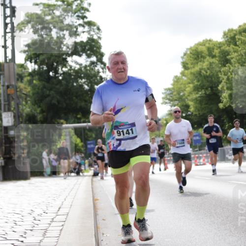 29.06.2025 - hella hamburg halbmarathon Jannik Wohlers http://msf.ph/oto/8149184 29.06.2025 10:12:45 Lombardsbrücke 1747, 2942, 2961, 3218, 3360, 3728, 6489, 7873, 8398, 8405, 8913, 9141, 10402, 14404, 16030, 16255, 16437, 17699, 17988, 18048, 18320, 18732, 18754 meine-sportfotos.de