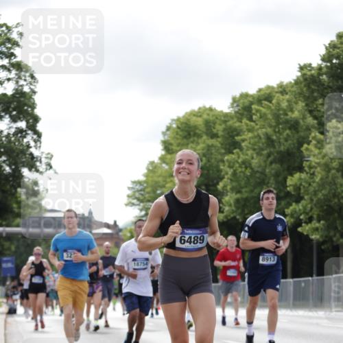 29.06.2025 - hella hamburg halbmarathon Jannik Wohlers http://msf.ph/oto/8149229 29.06.2025 10:12:49 Lombardsbrücke 1007, 1747, 1859, 2961, 3218, 3360, 3728, 6489, 8398, 8405, 8913, 9141, 9527, 12492, 15922, 16030, 16255, 16437, 17474, 17699, 17988, 18048, 18320, 18732, 18754 meine-sportfotos.de