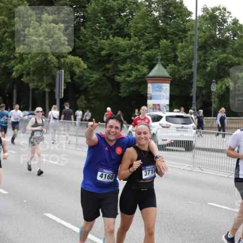 29.06.2025 - hella hamburg halbmarathon Jannik Wohlers http://msf.ph/oto/8149265 29.06.2025 10:49:52 Lombardsbrücke 1259, 1828, 2047, 3203, 3680, 3701, 3710, 3805, 3897, 4090, 4168, 5119, 5997, 6680, 6830, 7677, 7721, 7722, 7755, 8254, 9605, 9940, 10060, 10286, 10617, 11426, 11696, 11716, 12079, 13127, 13128, 13381, 13846, 13887, 14144, 14591, 14940, 15230, 15551, 16410, 16412, 16489, 16635, 16670, 17256, 18961, 19058, 19086 meine-sportfotos.de