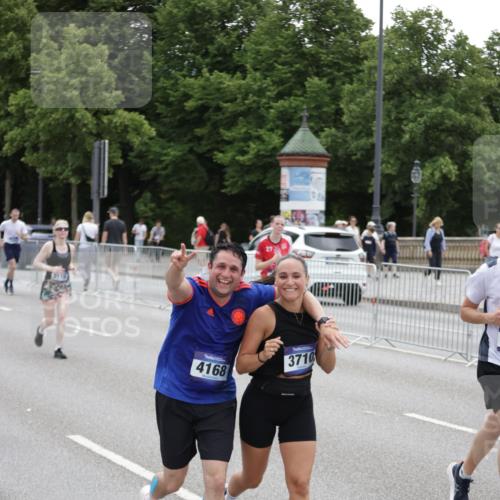 29.06.2025 - hella hamburg halbmarathon Jannik Wohlers http://msf.ph/oto/8149273 29.06.2025 10:49:52 Lombardsbrücke 1259, 1828, 2047, 3203, 3680, 3701, 3710, 3805, 3897, 4090, 4168, 5119, 5997, 6680, 6830, 7677, 7721, 7722, 7755, 8254, 9605, 9940, 10060, 10286, 10617, 11426, 11696, 11716, 12079, 13127, 13128, 13381, 13846, 13887, 14144, 14591, 14940, 15230, 15551, 16410, 16412, 16489, 16635, 16670, 17256, 18961, 19058, 19086 meine-sportfotos.de
