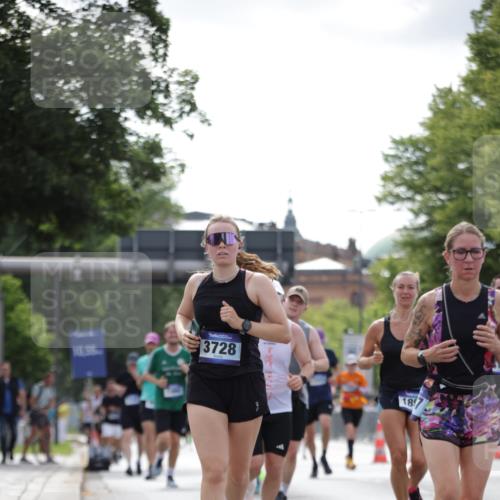 29.06.2025 - hella hamburg halbmarathon Jannik Wohlers http://msf.ph/oto/8149298 29.06.2025 10:12:53 Lombardsbrücke 1007, 1747, 1859, 2961, 3218, 3360, 3728, 3729, 4187, 6489, 7346, 7460, 8913, 9527, 12492, 15922, 16030, 16255, 16437, 17474, 17988, 18048, 18732, 18754, 19035 meine-sportfotos.de