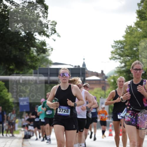 29.06.2025 - hella hamburg halbmarathon Jannik Wohlers http://msf.ph/oto/8149309 29.06.2025 10:12:53 Lombardsbrücke 1007, 1747, 1859, 2961, 3218, 3360, 3728, 3729, 4187, 6489, 7346, 7460, 8913, 9527, 12492, 15922, 16030, 16255, 16437, 17474, 17988, 18048, 18732, 18754, 19035 meine-sportfotos.de