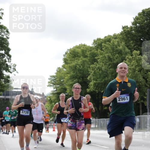 29.06.2025 - hella hamburg halbmarathon Jannik Wohlers http://msf.ph/oto/8149333 29.06.2025 10:12:54 Lombardsbrücke 1007, 1747, 1859, 2961, 3218, 3360, 3728, 3729, 4187, 6489, 7346, 7460, 8913, 9527, 12492, 15922, 16030, 16255, 16437, 17474, 17988, 18048, 18222, 18732, 18754, 19035 meine-sportfotos.de