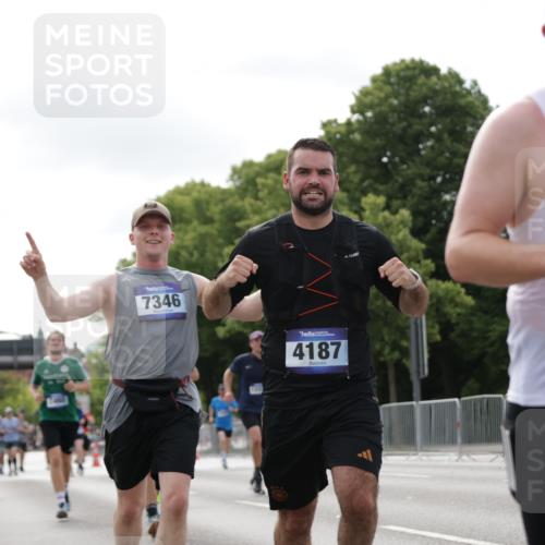 29.06.2025 - hella hamburg halbmarathon Jannik Wohlers http://msf.ph/oto/8149419 29.06.2025 10:12:59 Lombardsbrücke 1007, 1747, 1859, 2961, 3218, 3360, 3728, 3729, 4187, 4950, 5546, 6489, 6724, 7346, 7446, 7447, 7460, 8913, 9527, 9612, 12492, 13331, 13928, 15922, 17474, 17988, 18222, 18732, 18754, 19035 meine-sportfotos.de