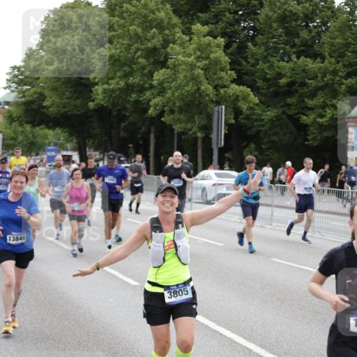 29.06.2025 - hella hamburg halbmarathon Jannik Wohlers http://msf.ph/oto/8149453 29.06.2025 10:49:56 Lombardsbrücke 1259, 1828, 2047, 3203, 3680, 3701, 3710, 3805, 3897, 4168, 4961, 5119, 5997, 6680, 6830, 7677, 7721, 7722, 7755, 8299, 9605, 10060, 10286, 10617, 10744, 11426, 11696, 11716, 12079, 13127, 13128, 13846, 13887, 14102, 14144, 14591, 14940, 15230, 15551, 16410, 16412, 16489, 16635, 16670, 16742, 17256, 18483, 19058, 19086 meine-sportfotos.de