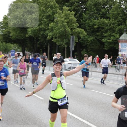 29.06.2025 - hella hamburg halbmarathon Jannik Wohlers http://msf.ph/oto/8149463 29.06.2025 10:49:56 Lombardsbrücke 1259, 1828, 2047, 3203, 3680, 3701, 3710, 3805, 3897, 4168, 4961, 5119, 5997, 6680, 6830, 7677, 7721, 7722, 7755, 8299, 9605, 10060, 10286, 10617, 10744, 11426, 11696, 11716, 12079, 13127, 13128, 13846, 13887, 14102, 14144, 14591, 14940, 15230, 15551, 16410, 16412, 16489, 16635, 16670, 16742, 17256, 18483, 19058, 19086 meine-sportfotos.de