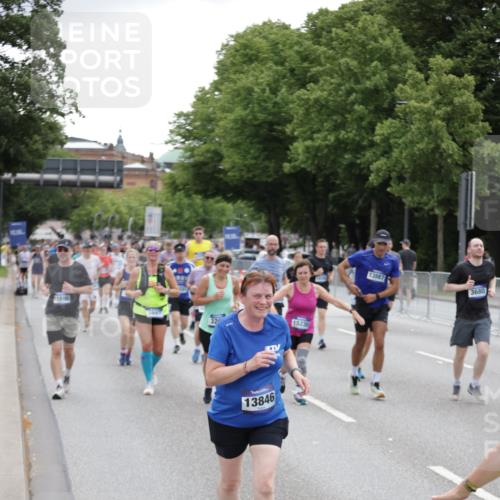 29.06.2025 - hella hamburg halbmarathon Jannik Wohlers http://msf.ph/oto/8149480 29.06.2025 10:49:57 Lombardsbrücke 1259, 1828, 2047, 3203, 3680, 3701, 3710, 3805, 3897, 4168, 4961, 5119, 5997, 6680, 6830, 7505, 7677, 7721, 7755, 8299, 9605, 10060, 10286, 10744, 11426, 11696, 11716, 12079, 13127, 13846, 13887, 14102, 14144, 14591, 14940, 15230, 15467, 15551, 16410, 16412, 16489, 16635, 16670, 16742, 17256, 18483, 19058, 19086 meine-sportfotos.de