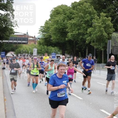 29.06.2025 - hella hamburg halbmarathon Jannik Wohlers http://msf.ph/oto/8149486 29.06.2025 10:49:57 Lombardsbrücke 1259, 1828, 2047, 3203, 3680, 3701, 3710, 3805, 3897, 4168, 4961, 5119, 5997, 6680, 6830, 7505, 7677, 7721, 7755, 8299, 9605, 10060, 10286, 10744, 11426, 11696, 11716, 12079, 13127, 13846, 13887, 14102, 14144, 14591, 14940, 15230, 15467, 15551, 16410, 16412, 16489, 16635, 16670, 16742, 17256, 18483, 19058, 19086 meine-sportfotos.de