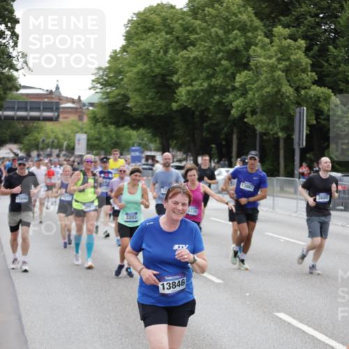 29.06.2025 - hella hamburg halbmarathon Jannik Wohlers http://msf.ph/oto/8149500 29.06.2025 10:49:57 Lombardsbrücke 1259, 1828, 2047, 3203, 3680, 3701, 3710, 3805, 3897, 4168, 4961, 5119, 5997, 6680, 6830, 7505, 7677, 7721, 7755, 8299, 9605, 10060, 10286, 10744, 11426, 11696, 11716, 12079, 13127, 13846, 13887, 14102, 14144, 14591, 14940, 15230, 15467, 15551, 16410, 16412, 16489, 16635, 16670, 16742, 17256, 18483, 19058, 19086 meine-sportfotos.de