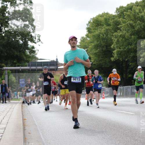 29.06.2025 - hella hamburg halbmarathon Jannik Wohlers http://msf.ph/oto/8149513 29.06.2025 10:13:03 Lombardsbrücke 1007, 1747, 1859, 2055, 2961, 3218, 3360, 3728, 3729, 4187, 4795, 4950, 5546, 6489, 6717, 6724, 7346, 7446, 7447, 7460, 8279, 8913, 9527, 9612, 12492, 13331, 13928, 15663, 15922, 17474, 18222, 18231, 18754, 19035 meine-sportfotos.de