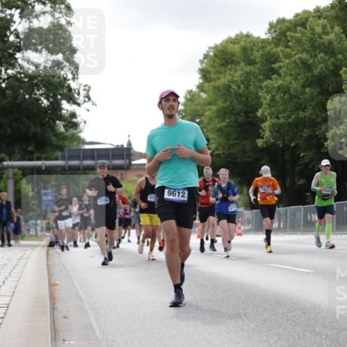 29.06.2025 - hella hamburg halbmarathon Jannik Wohlers http://msf.ph/oto/8149519 29.06.2025 10:13:03 Lombardsbrücke 1007, 1747, 1859, 2055, 2961, 3218, 3360, 3728, 3729, 4187, 4795, 4950, 5546, 6489, 6717, 6724, 7346, 7446, 7447, 7460, 8279, 8913, 9527, 9612, 12492, 13331, 13928, 15663, 15922, 17474, 18222, 18231, 18754, 19035 meine-sportfotos.de