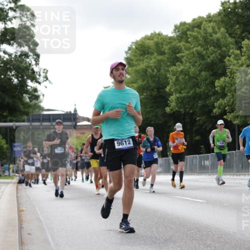 29.06.2025 - hella hamburg halbmarathon Jannik Wohlers http://msf.ph/oto/8149531 29.06.2025 10:13:03 Lombardsbrücke 1007, 1747, 1859, 2055, 2961, 3218, 3360, 3728, 3729, 4187, 4795, 4950, 5546, 6489, 6717, 6724, 7346, 7446, 7447, 7460, 8279, 8913, 9527, 9612, 12492, 13331, 13928, 15663, 15922, 17474, 18222, 18231, 18754, 19035 meine-sportfotos.de