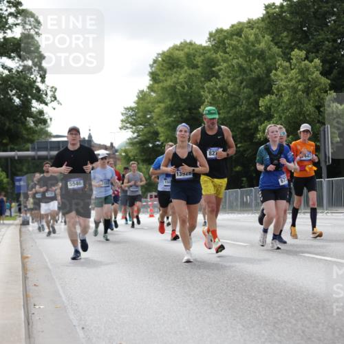 29.06.2025 - hella hamburg halbmarathon Jannik Wohlers http://msf.ph/oto/8149548 29.06.2025 10:13:06 Lombardsbrücke 1007, 1859, 2055, 2961, 3729, 4187, 4795, 4950, 5232, 5546, 6026, 6717, 6724, 7346, 7446, 7447, 7460, 8279, 9128, 9527, 9612, 12492, 12928, 12929, 13331, 13928, 15663, 15922, 16491, 17474, 18222, 18231, 19035 meine-sportfotos.de