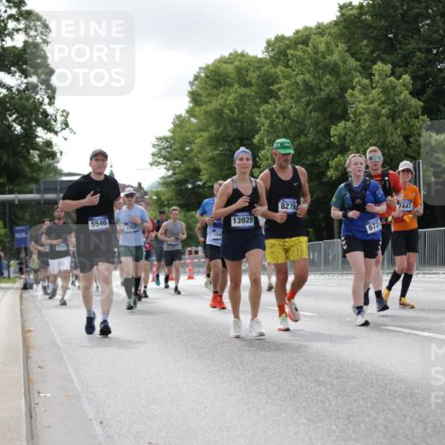 29.06.2025 - hella hamburg halbmarathon Jannik Wohlers http://msf.ph/oto/8149571 29.06.2025 10:13:06 Lombardsbrücke 1007, 1859, 2055, 2961, 3729, 4187, 4795, 4950, 5232, 5546, 6026, 6717, 6724, 7346, 7446, 7447, 7460, 8279, 9128, 9527, 9612, 12492, 12928, 12929, 13331, 13928, 15663, 15922, 16491, 17474, 18222, 18231, 19035 meine-sportfotos.de