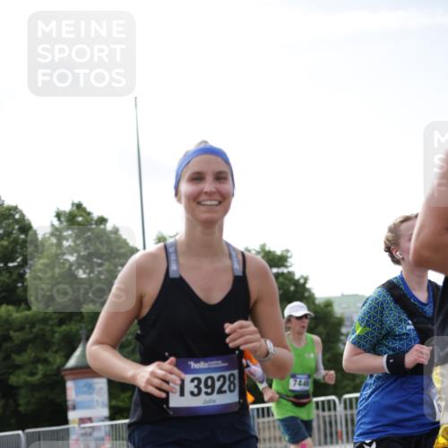 29.06.2025 - hella hamburg halbmarathon Jannik Wohlers http://msf.ph/oto/8149654 29.06.2025 10:13:10 Lombardsbrücke 1007, 1859, 2055, 2721, 2904, 2987, 3729, 4187, 4795, 4950, 5232, 5546, 6026, 6717, 6724, 7346, 7446, 7447, 7460, 7913, 8279, 9128, 9612, 10977, 12313, 12797, 12928, 12929, 13331, 13928, 15663, 16491, 17472, 17474, 18222, 18231, 19035, 19190 meine-sportfotos.de