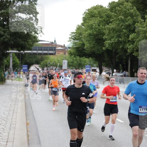 29.06.2025 - hella hamburg halbmarathon Jannik Wohlers http://msf.ph/oto/8149680 29.06.2025 10:50:07 Lombardsbrücke 1259, 1828, 2047, 3203, 3680, 3838, 4642, 4695, 4961, 5119, 5131, 7505, 7677, 7938, 8299, 8834, 9933, 10744, 11696, 13887, 14102, 14591, 15017, 15105, 15230, 15416, 15467, 15551, 16489, 16593, 16670, 16742, 17790, 18067, 18092, 18483 meine-sportfotos.de