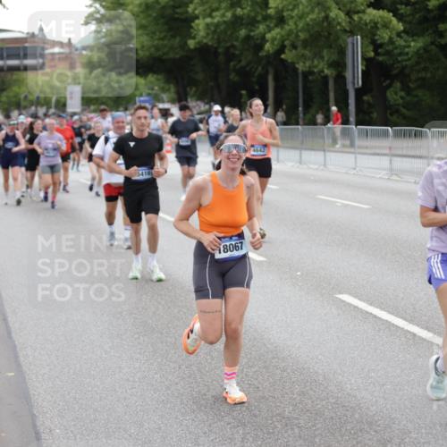 29.06.2025 - hella hamburg halbmarathon Jannik Wohlers http://msf.ph/oto/8149753 29.06.2025 10:50:12 Lombardsbrücke 1259, 1828, 1930, 3184, 3647, 3838, 4642, 4695, 4961, 5131, 7133, 7161, 7505, 7677, 7938, 8299, 8833, 8834, 9096, 9168, 9933, 10437, 10744, 12392, 12393, 14102, 14591, 14762, 15017, 15105, 15416, 15467, 15551, 16489, 16593, 16670, 16742, 17337, 17790, 18067, 18092, 18483 meine-sportfotos.de