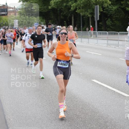29.06.2025 - hella hamburg halbmarathon Jannik Wohlers http://msf.ph/oto/8149771 29.06.2025 10:50:12 Lombardsbrücke 1259, 1828, 1930, 3184, 3647, 3838, 4642, 4695, 4961, 5131, 7133, 7161, 7505, 7677, 7938, 8299, 8833, 8834, 9096, 9168, 9933, 10437, 10744, 12392, 12393, 14102, 14591, 14762, 15017, 15105, 15416, 15467, 15551, 16489, 16593, 16670, 16742, 17337, 17790, 18067, 18092, 18483 meine-sportfotos.de
