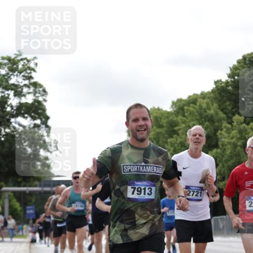 29.06.2025 - hella hamburg halbmarathon Jannik Wohlers http://msf.ph/oto/8149806 29.06.2025 10:13:15 Lombardsbrücke 1131, 2055, 2359, 2721, 2904, 2987, 4001, 4795, 4950, 5232, 5546, 5631, 5719, 6026, 6717, 6724, 7446, 7447, 7462, 7913, 8279, 9128, 9612, 9631, 10977, 12313, 12797, 12928, 12929, 13331, 13928, 15085, 15663, 16491, 17472, 18222, 18231, 19190 meine-sportfotos.de