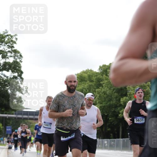 29.06.2025 - hella hamburg halbmarathon Jannik Wohlers http://msf.ph/oto/8149845 29.06.2025 10:13:19 Lombardsbrücke 1131, 1480, 2055, 2359, 2721, 2904, 2987, 4001, 4795, 4950, 5232, 5631, 5719, 6026, 6717, 6724, 7462, 7913, 8279, 8673, 9128, 9631, 10977, 11441, 12313, 12797, 12928, 12929, 15085, 15663, 15721, 15722, 16491, 17472, 18231, 19190 meine-sportfotos.de