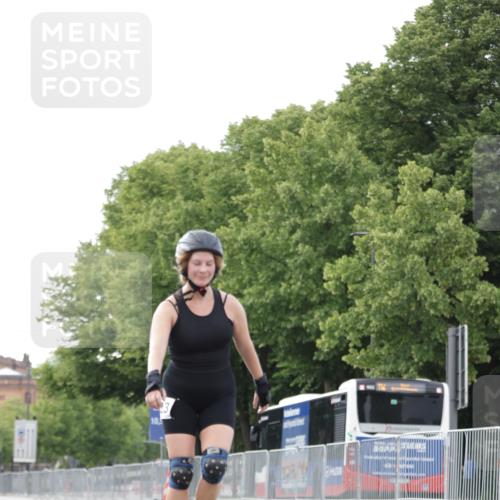 29.06.2025 - hella hamburg halbmarathon Jannik Wohlers http://msf.ph/oto/8149848 29.06.2025 09:14:11 Lombardsbrücke  meine-sportfotos.de
