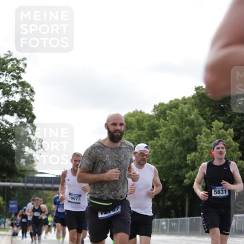 29.06.2025 - hella hamburg halbmarathon Jannik Wohlers http://msf.ph/oto/8149850 29.06.2025 10:13:19 Lombardsbrücke 1131, 1480, 2055, 2359, 2721, 2904, 2987, 4001, 4795, 4950, 5232, 5631, 5719, 6026, 6717, 6724, 7462, 7913, 8279, 8673, 9128, 9631, 10977, 11441, 12313, 12797, 12928, 12929, 15085, 15663, 15721, 15722, 16491, 17472, 18231, 19190 meine-sportfotos.de