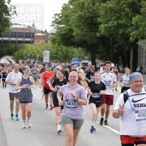 29.06.2025 - hella hamburg halbmarathon Jannik Wohlers http://msf.ph/oto/8149852 29.06.2025 10:50:17 Lombardsbrücke 1930, 2200, 3184, 3229, 3647, 3838, 4642, 4695, 4771, 4961, 5131, 6178, 7133, 7161, 7505, 7938, 8200, 8833, 8834, 9096, 9168, 9933, 10437, 10744, 12392, 12393, 14762, 15017, 15105, 15416, 15467, 16501, 16593, 17337, 17648, 17790, 18067, 18092, 18483 meine-sportfotos.de