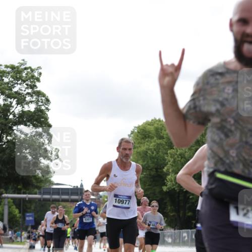 29.06.2025 - hella hamburg halbmarathon Jannik Wohlers http://msf.ph/oto/8149899 29.06.2025 10:13:20 Lombardsbrücke 1131, 1480, 2055, 2359, 2721, 2904, 2987, 4001, 4795, 5232, 5631, 5719, 6026, 6717, 6724, 7462, 7913, 8279, 8673, 9128, 9631, 10977, 11441, 12313, 12797, 12928, 12929, 15085, 15663, 15721, 15722, 16491, 17472, 18231, 19190 meine-sportfotos.de