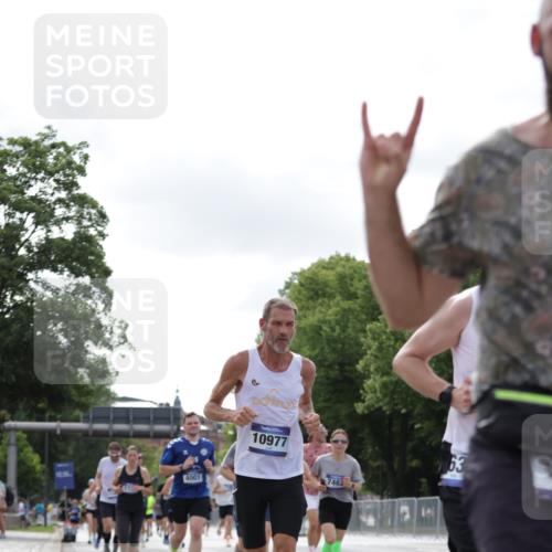 29.06.2025 - hella hamburg halbmarathon Jannik Wohlers http://msf.ph/oto/8149902 29.06.2025 10:13:20 Lombardsbrücke 1131, 1480, 2055, 2359, 2721, 2904, 2987, 4001, 4795, 5232, 5631, 5719, 6026, 6717, 6724, 7462, 7913, 8279, 8673, 9128, 9631, 10977, 11441, 12313, 12797, 12928, 12929, 15085, 15663, 15721, 15722, 16491, 17472, 18231, 19190 meine-sportfotos.de