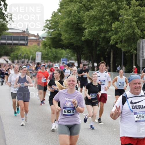 29.06.2025 - hella hamburg halbmarathon Jannik Wohlers http://msf.ph/oto/8149921 29.06.2025 10:50:17 Lombardsbrücke 1930, 2200, 3184, 3229, 3647, 3838, 4642, 4695, 4771, 4961, 5131, 6178, 7133, 7161, 7505, 7938, 8200, 8833, 8834, 9096, 9168, 9933, 10437, 10744, 12392, 12393, 14762, 15017, 15105, 15416, 15467, 16501, 16593, 17337, 17648, 17790, 18067, 18092, 18483 meine-sportfotos.de