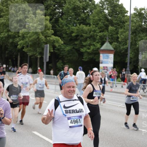 29.06.2025 - hella hamburg halbmarathon Jannik Wohlers http://msf.ph/oto/8149955 29.06.2025 10:50:18 Lombardsbrücke 1930, 2200, 3184, 3229, 3647, 3838, 4642, 4695, 4771, 5131, 6178, 7133, 7161, 7505, 7938, 8200, 8833, 8834, 8986, 9096, 9168, 9933, 10437, 12392, 12393, 14534, 14762, 15017, 15105, 15416, 15467, 16500, 16501, 16553, 16593, 17337, 17648, 17790, 18067, 18092 meine-sportfotos.de