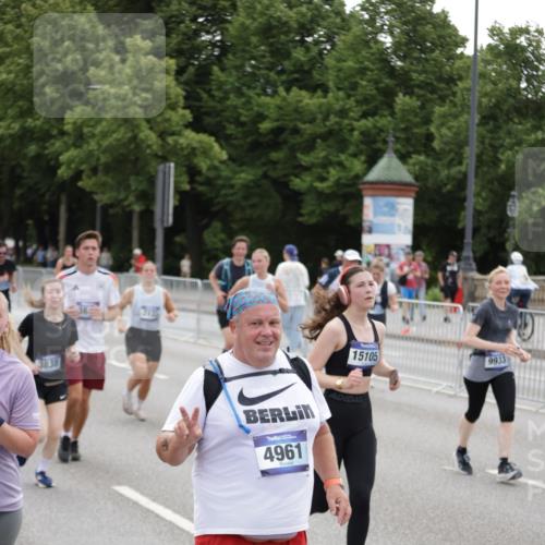 29.06.2025 - hella hamburg halbmarathon Jannik Wohlers http://msf.ph/oto/8149961 29.06.2025 10:50:18 Lombardsbrücke 1930, 2200, 3184, 3229, 3647, 3838, 4642, 4695, 4771, 5131, 6178, 7133, 7161, 7505, 7938, 8200, 8833, 8834, 8986, 9096, 9168, 9933, 10437, 12392, 12393, 14534, 14762, 15017, 15105, 15416, 15467, 16500, 16501, 16553, 16593, 17337, 17648, 17790, 18067, 18092 meine-sportfotos.de