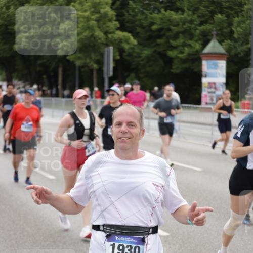 29.06.2025 - hella hamburg halbmarathon Jannik Wohlers http://msf.ph/oto/8150023 29.06.2025 10:50:23 Lombardsbrücke 1129, 1208, 1930, 2200, 2358, 3184, 3229, 3647, 3838, 4642, 4695, 4771, 4848, 6178, 7133, 7141, 7161, 7938, 8200, 8779, 8833, 8986, 9096, 9168, 9933, 10029, 10437, 10552, 10614, 10636, 11577, 12392, 12393, 12800, 13468, 13981, 14010, 14534, 14640, 14762, 14767, 14773, 15017, 15105, 15416, 16500, 16501, 16553, 16904, 17337, 17648, 17735, 18067 meine-sportfotos.de