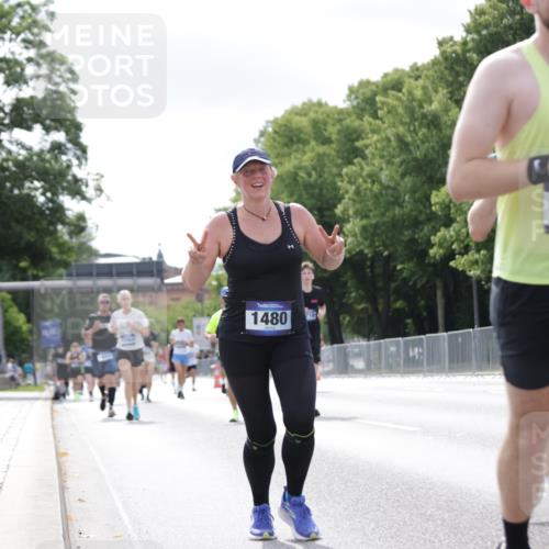 29.06.2025 - hella hamburg halbmarathon Jannik Wohlers http://msf.ph/oto/8150038 29.06.2025 10:13:30 Lombardsbrücke 1131, 1480, 2359, 2987, 4001, 4962, 5631, 5719, 6710, 7462, 8673, 9631, 10442, 10443, 10977, 11441, 11987, 12313, 12797, 15085, 15482, 15721, 15722, 17439, 17985, 18041, 19190 meine-sportfotos.de