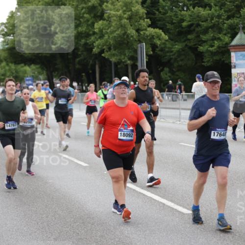 29.06.2025 - hella hamburg halbmarathon Jannik Wohlers http://msf.ph/oto/8150062 29.06.2025 10:50:27 Lombardsbrücke 1129, 1208, 1930, 2200, 2358, 2859, 3184, 3229, 3647, 3838, 4642, 4695, 4771, 4848, 6178, 7133, 7141, 7161, 7825, 7938, 8200, 8779, 8833, 8986, 9096, 9168, 9933, 10029, 10437, 10552, 10614, 10636, 11577, 12392, 12393, 12800, 13468, 13522, 13981, 14010, 14534, 14640, 14762, 14767, 14773, 15105, 15250, 15464, 16500, 16501, 16553, 16727, 16729, 16904, 17337, 17648, 17735 meine-sportfotos.de