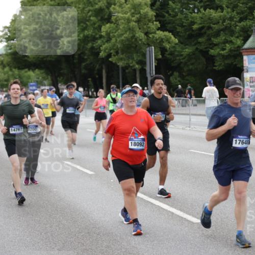 29.06.2025 - hella hamburg halbmarathon Jannik Wohlers http://msf.ph/oto/8150069 29.06.2025 10:50:27 Lombardsbrücke 1129, 1208, 1930, 2200, 2358, 2859, 3184, 3229, 3647, 3838, 4642, 4695, 4771, 4848, 6178, 7133, 7141, 7161, 7825, 7938, 8200, 8779, 8833, 8986, 9096, 9168, 9933, 10029, 10437, 10552, 10614, 10636, 11577, 12392, 12393, 12800, 13468, 13522, 13981, 14010, 14534, 14640, 14762, 14767, 14773, 15105, 15250, 15464, 16500, 16501, 16553, 16727, 16729, 16904, 17337, 17648, 17735 meine-sportfotos.de
