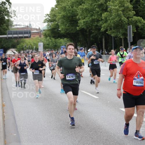 29.06.2025 - hella hamburg halbmarathon Jannik Wohlers http://msf.ph/oto/8150079 29.06.2025 10:50:28 Lombardsbrücke 1129, 1208, 1930, 2200, 2358, 2859, 3184, 3229, 3647, 3838, 4695, 4771, 4848, 6178, 7133, 7141, 7161, 7825, 7938, 8200, 8779, 8833, 8986, 9096, 9168, 9933, 10029, 10437, 10552, 10614, 10636, 11577, 12392, 12393, 12800, 13468, 13522, 13981, 14010, 14534, 14640, 14762, 14767, 14773, 15105, 15250, 15464, 16500, 16501, 16553, 16727, 16729, 16904, 17295, 17337, 17648, 17735 meine-sportfotos.de