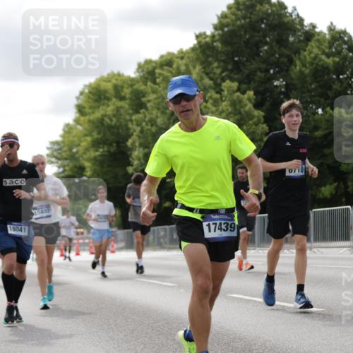 29.06.2025 - hella hamburg halbmarathon Jannik Wohlers http://msf.ph/oto/8150098 29.06.2025 10:13:35 Lombardsbrücke 1131, 1194, 1480, 1890, 4001, 4962, 5719, 6287, 6710, 7462, 8057, 8673, 9886, 10442, 10443, 11441, 11987, 13788, 15085, 15482, 15721, 15722, 15840, 17439, 17985, 18041, 18236, 18239 meine-sportfotos.de