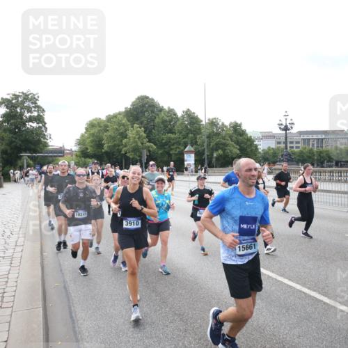 29.06.2025 - hella hamburg halbmarathon Jannik Wohlers http://msf.ph/oto/8150101 29.06.2025 10:22:00 Lombardsbrücke 1187, 1419, 1598, 2022, 2351, 3108, 3430, 3457, 3511, 3910, 3946, 4113, 4114, 4131, 4556, 4559, 4829, 4969, 4970, 5079, 5838, 6030, 6048, 6049, 6303, 6307, 6347, 6820, 6826, 6977, 7097, 7794, 8511, 8855, 8884, 9204, 9516, 9598, 10065, 10241, 10432, 10663, 10917, 10961, 11046, 11440, 12933, 13248, 13255, 13369, 13460, 13472, 13820, 13963, 14079, 14240, 14314, 14333, 14334, 14442, 14901, 14903, 14980, 15114, 17556, 19154 meine-sportfotos.de