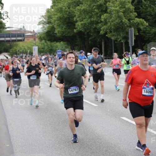 29.06.2025 - hella hamburg halbmarathon Jannik Wohlers http://msf.ph/oto/8150102 29.06.2025 10:50:28 Lombardsbrücke 1129, 1208, 1930, 2200, 2358, 2859, 3184, 3229, 3647, 3838, 4695, 4771, 4848, 6178, 7133, 7141, 7161, 7825, 7938, 8200, 8779, 8833, 8986, 9096, 9168, 9933, 10029, 10437, 10552, 10614, 10636, 11577, 12392, 12393, 12800, 13468, 13522, 13981, 14010, 14534, 14640, 14762, 14767, 14773, 15105, 15250, 15464, 16500, 16501, 16553, 16727, 16729, 16904, 17295, 17337, 17648, 17735 meine-sportfotos.de