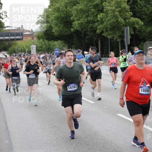 29.06.2025 - hella hamburg halbmarathon Jannik Wohlers http://msf.ph/oto/8150108 29.06.2025 10:50:28 Lombardsbrücke 1129, 1208, 1930, 2200, 2358, 2859, 3184, 3229, 3647, 3838, 4695, 4771, 4848, 6178, 7133, 7141, 7161, 7825, 7938, 8200, 8779, 8833, 8986, 9096, 9168, 9933, 10029, 10437, 10552, 10614, 10636, 11577, 12392, 12393, 12800, 13468, 13522, 13981, 14010, 14534, 14640, 14762, 14767, 14773, 15105, 15250, 15464, 16500, 16501, 16553, 16727, 16729, 16904, 17295, 17337, 17648, 17735 meine-sportfotos.de