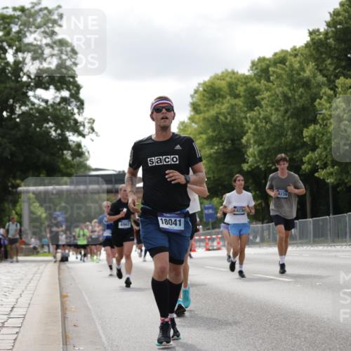 29.06.2025 - hella hamburg halbmarathon Jannik Wohlers http://msf.ph/oto/8150111 29.06.2025 10:13:35 Lombardsbrücke 1131, 1194, 1480, 1890, 4001, 4962, 5719, 6287, 6710, 7462, 8057, 8673, 9886, 10442, 10443, 11441, 11987, 13788, 15085, 15482, 15721, 15722, 15840, 17439, 17985, 18041, 18236, 18239 meine-sportfotos.de