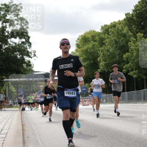 29.06.2025 - hella hamburg halbmarathon Jannik Wohlers http://msf.ph/oto/8150116 29.06.2025 10:13:35 Lombardsbrücke 1131, 1194, 1480, 1890, 4001, 4962, 5719, 6287, 6710, 7462, 8057, 8673, 9886, 10442, 10443, 11441, 11987, 13788, 15085, 15482, 15721, 15722, 15840, 17439, 17985, 18041, 18236, 18239 meine-sportfotos.de