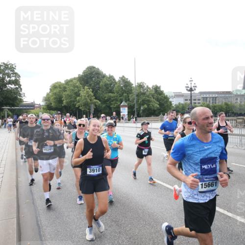 29.06.2025 - hella hamburg halbmarathon Jannik Wohlers http://msf.ph/oto/8150126 29.06.2025 10:22:00 Lombardsbrücke 1187, 1419, 1598, 2022, 2351, 3108, 3430, 3457, 3511, 3910, 3946, 4113, 4114, 4131, 4556, 4559, 4829, 4969, 4970, 5079, 5838, 6030, 6048, 6049, 6303, 6307, 6347, 6820, 6826, 6977, 7097, 7794, 8511, 8855, 8884, 9204, 9516, 9598, 10065, 10241, 10432, 10663, 10917, 10961, 11046, 11440, 12933, 13248, 13255, 13369, 13460, 13472, 13820, 13963, 14079, 14240, 14314, 14333, 14334, 14442, 14901, 14903, 14980, 15114, 17556, 19154 meine-sportfotos.de