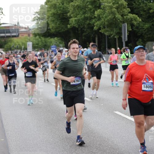 29.06.2025 - hella hamburg halbmarathon Jannik Wohlers http://msf.ph/oto/8150130 29.06.2025 10:50:28 Lombardsbrücke 1129, 1208, 1930, 2200, 2358, 2859, 3184, 3229, 3647, 3838, 4695, 4771, 4848, 6178, 7133, 7141, 7161, 7825, 7938, 8200, 8779, 8833, 8986, 9096, 9168, 9933, 10029, 10437, 10552, 10614, 10636, 11577, 12392, 12393, 12800, 13468, 13522, 13981, 14010, 14534, 14640, 14762, 14767, 14773, 15105, 15250, 15464, 16500, 16501, 16553, 16727, 16729, 16904, 17295, 17337, 17648, 17735 meine-sportfotos.de