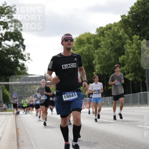 29.06.2025 - hella hamburg halbmarathon Jannik Wohlers http://msf.ph/oto/8150131 29.06.2025 10:13:36 Lombardsbrücke 1194, 1480, 1890, 4001, 4032, 4962, 5719, 6287, 6710, 8057, 8673, 9886, 10442, 10443, 11441, 11987, 12938, 13788, 15482, 15721, 15722, 15840, 17439, 17985, 18041, 18236, 18239 meine-sportfotos.de