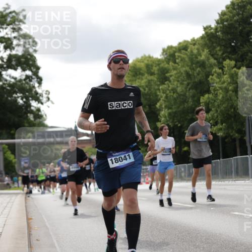 29.06.2025 - hella hamburg halbmarathon Jannik Wohlers http://msf.ph/oto/8150136 29.06.2025 10:13:36 Lombardsbrücke 1194, 1480, 1890, 4001, 4032, 4962, 5719, 6287, 6710, 8057, 8673, 9886, 10442, 10443, 11441, 11987, 12938, 13788, 15482, 15721, 15722, 15840, 17439, 17985, 18041, 18236, 18239 meine-sportfotos.de